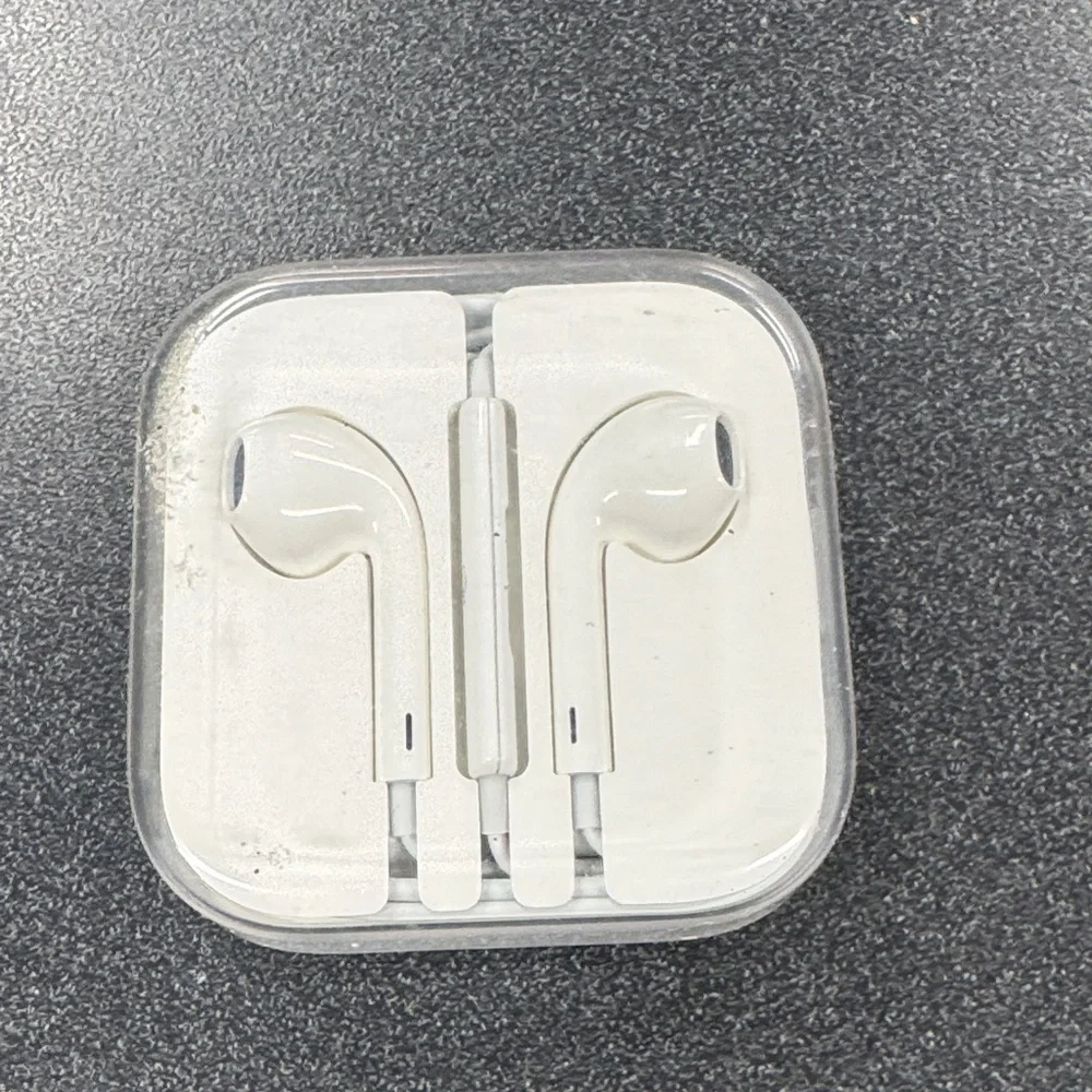 Apple EarPods with Clear Case